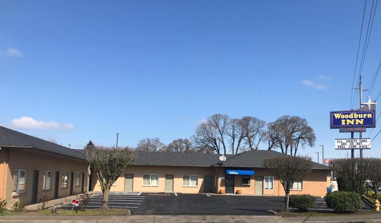 Woodburn Inn Exterior photo