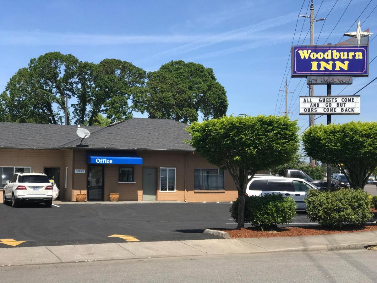 Woodburn Inn Exterior photo